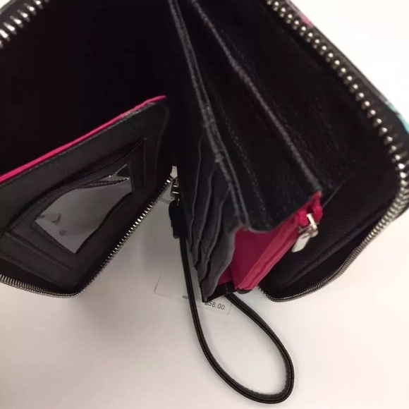 Betsey 🐕 Johnson Pug Bull Dog Wristlet Z/A Wallet - Picture 8 of 8